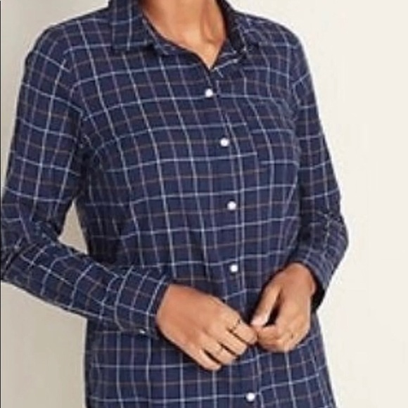 Collared Button down Shirt - Picture 4 of 4